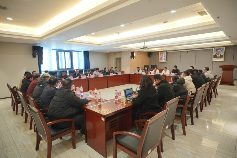 实地观摩促发展：企业代表团实地考察拉萨综合保税区，共谋跨境合作新机遇！