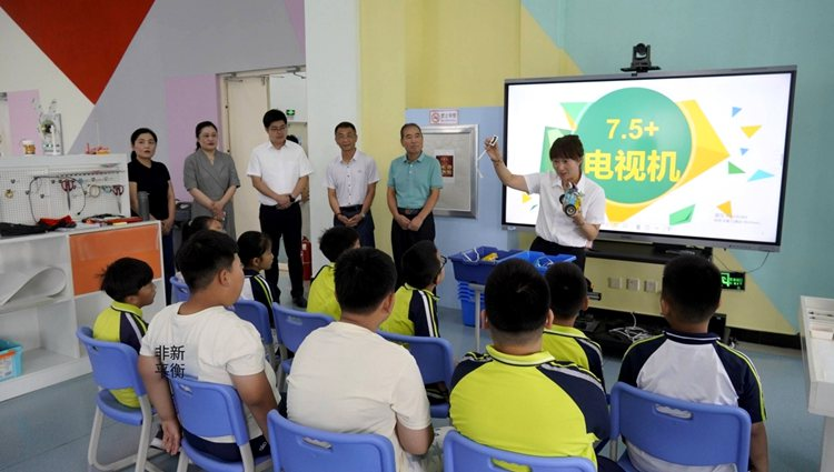 图们市青少年科普培训基地揭牌暨“梦想起航”AI暑期公益培训营开营仪式举行