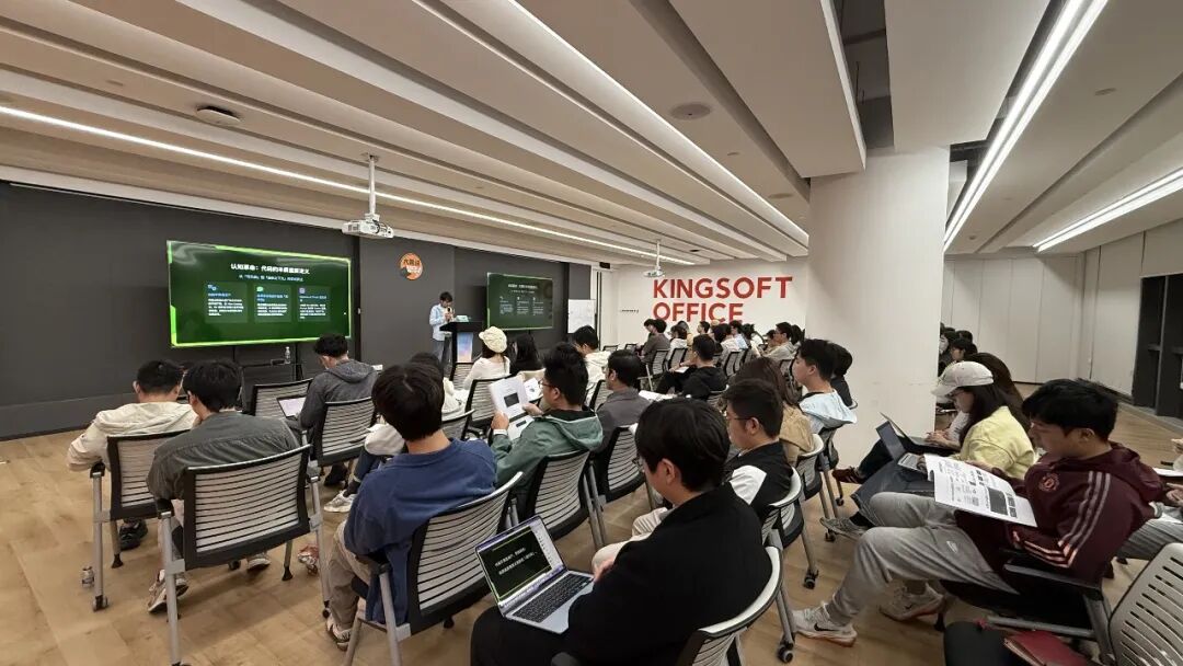 600万用户，1000亿行代码！Trae这一年不一样！