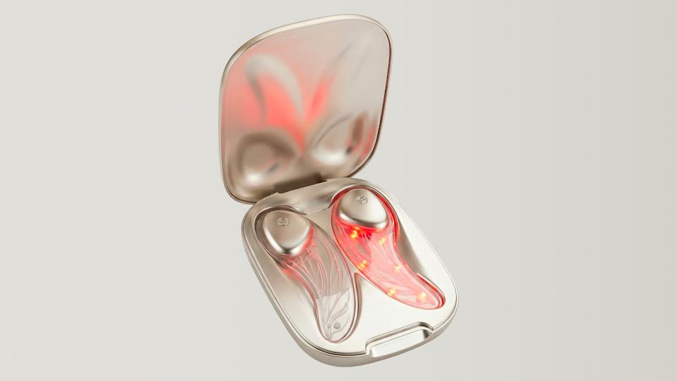 欧莱雅携三款美容科技新品亮相 CES 2026：含 LED 面罩、LED 眼罩