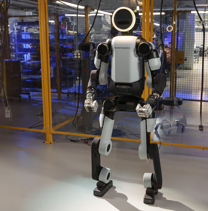 波士顿动力 CES 2026 发布 Atlas 人形机器人量产版本，首先发货现代汽车和谷歌 DeepMind