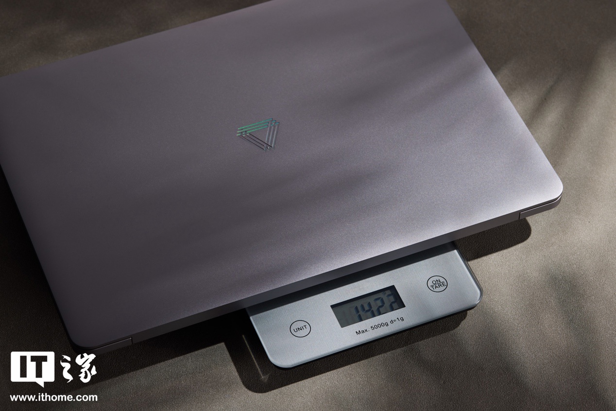 【IT之家评测室】让 AI 开发更简单 —— 摩尔线程 MTT AIBOOK 全面评测