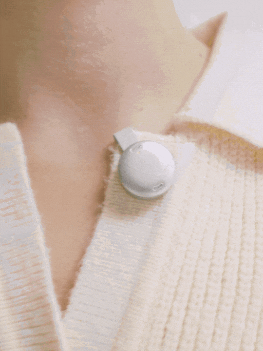 安克、飞书合作硬件官宣：可随身记录、总结的 AI 录音豆，仅重 10 克