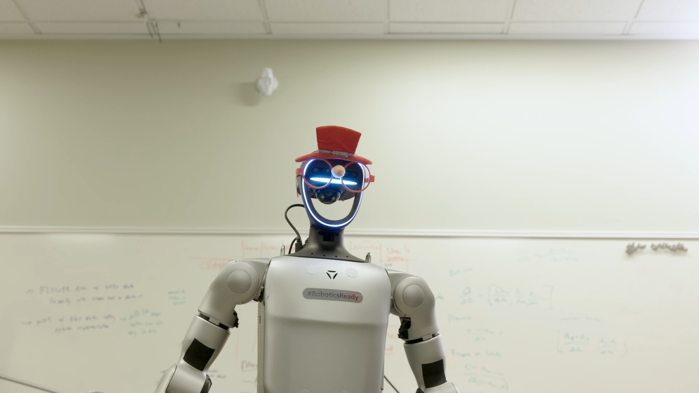 微软发布 Rho-alpha 模型，让 AI 机器人听懂语言指令并完成复杂操作