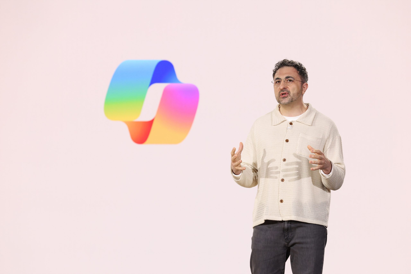 微软力求“自给自足”：自研顶尖模型，逐步摆脱对 OpenAI 的依赖