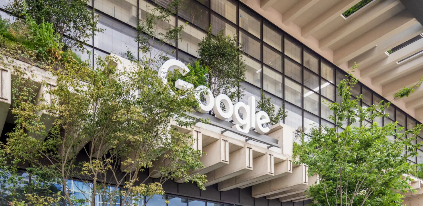 谷歌 AI 搜索功能升级，更突出展示信息来源链接