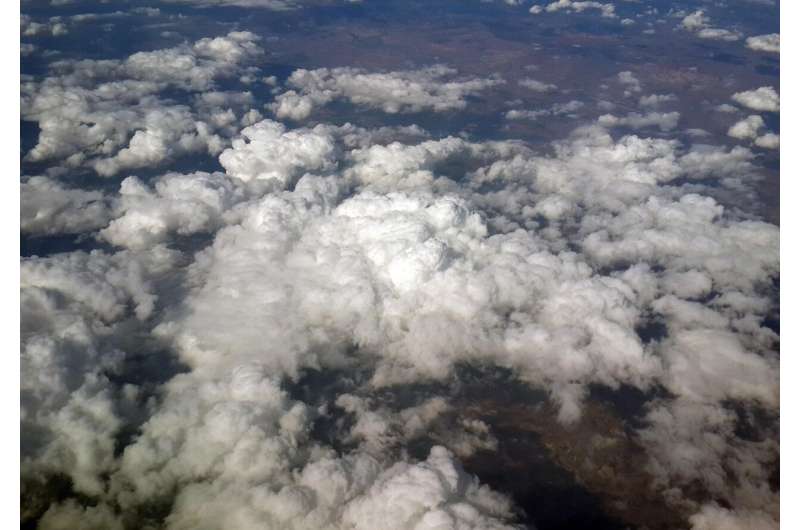 混合 AI 系统让卫星“看透”云层，地球观测更可靠