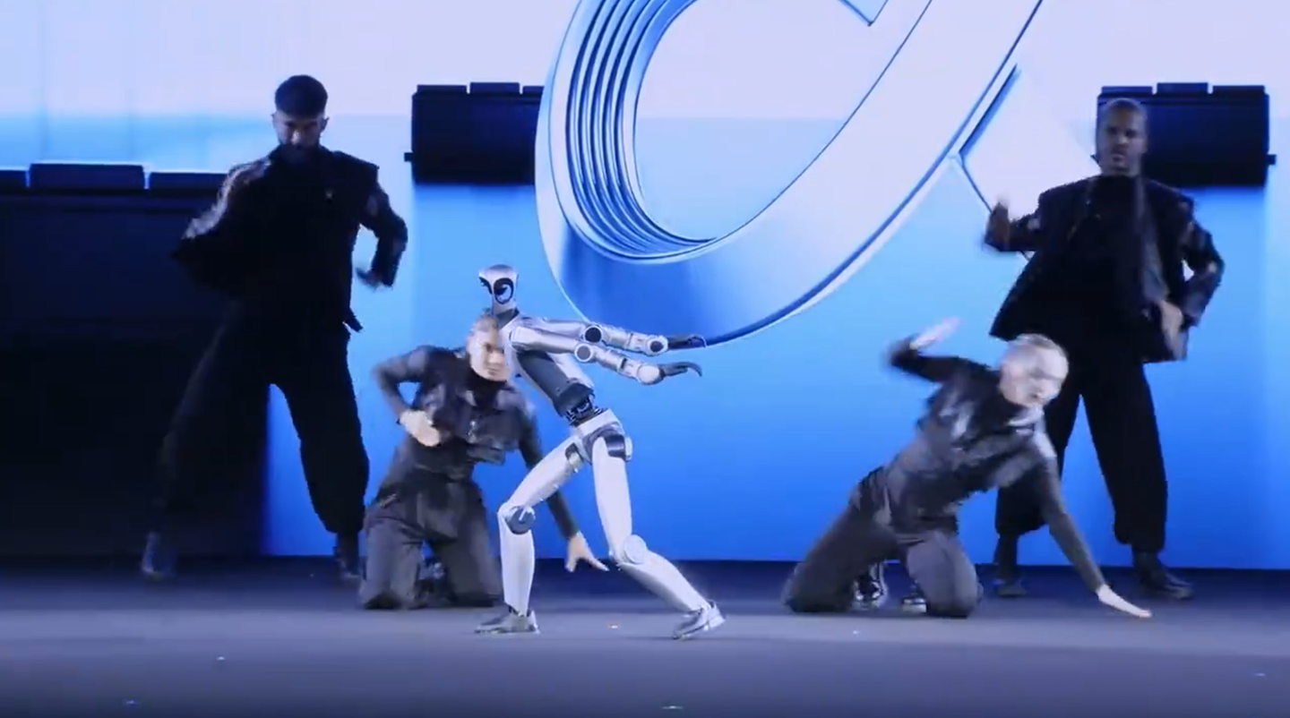 荣耀首款人形机器人荣耀 ROBOT 热舞视频发布，在 MWC 2026 上演太空步