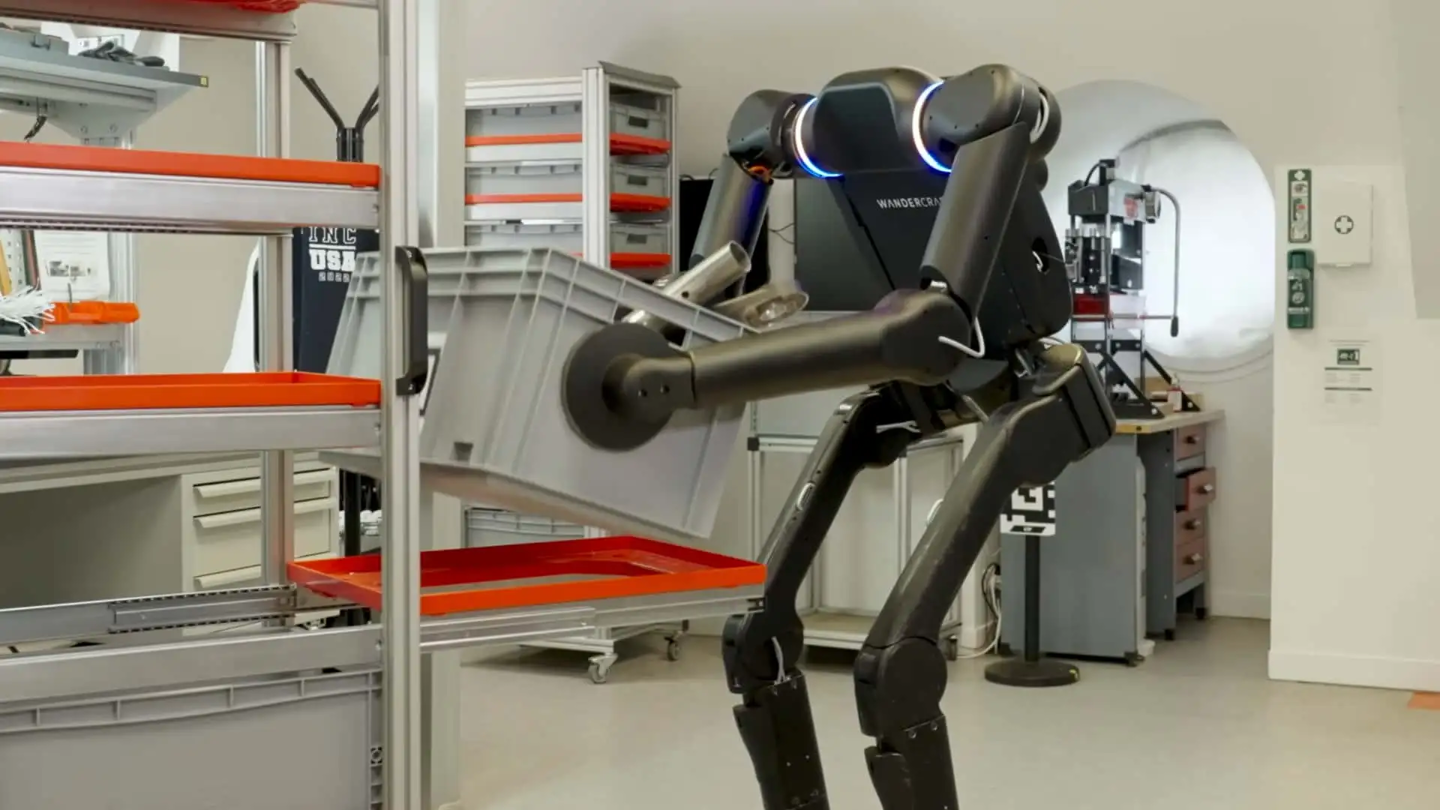 雷诺将部署 350 台“无头”人形机器人：每天能搬运数百次 40kg 重物不需休息