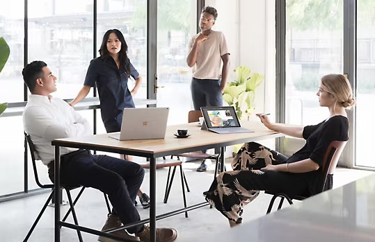 Reddit CEO：将大量招聘应届毕业生，因为他们是“AI 原生一代”