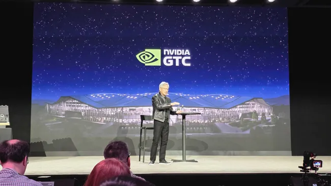 英伟达 CEO 黄仁勋：我自己也不喜欢“AI 垃圾”