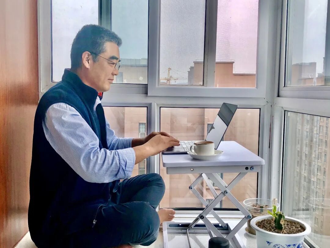 人工智能促进学习过程的学习理论：三层学习模型中人工智能的14种角色