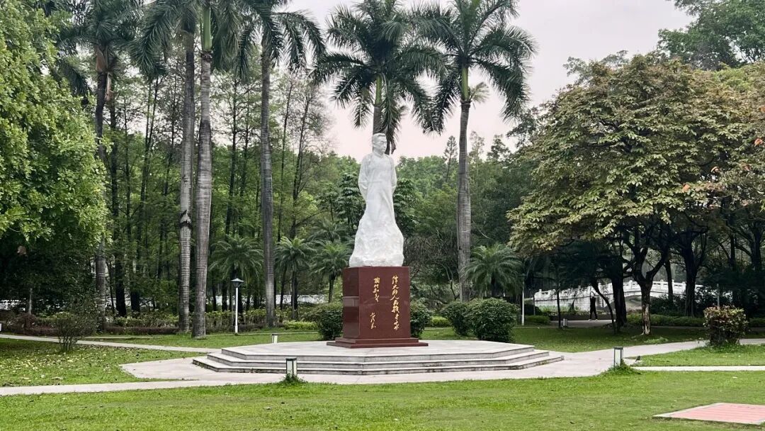 为什么你应该少担心人工智能，多思考是什么让我们成为人？