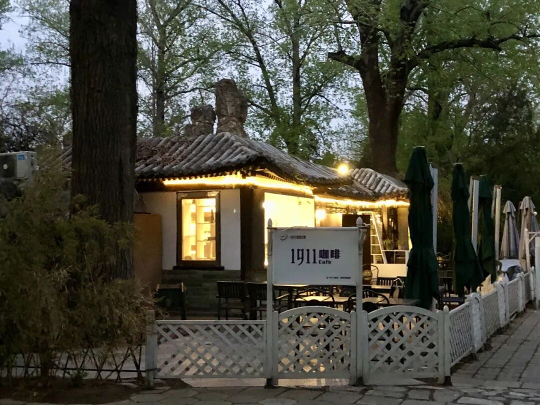 蚂蚁阿福：蚂蚁集团推出的‌AI 健康助手‌独立应用，人工智能时代你的AI 医生朋友，每个人的健康顾问