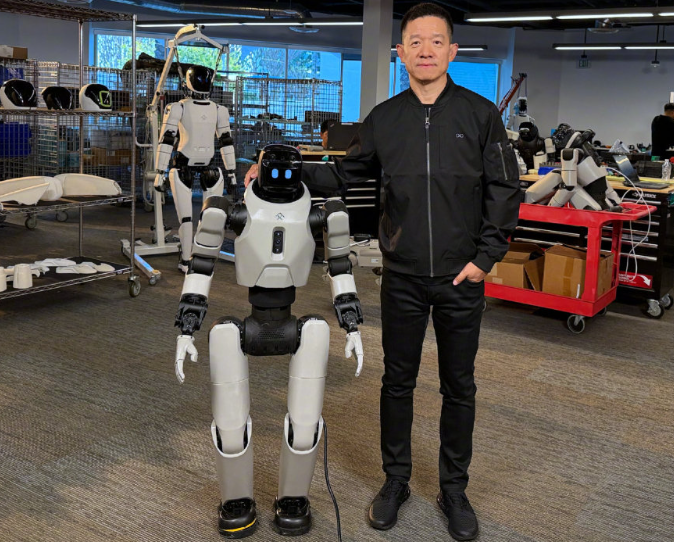 贾跃亭：FF EAI 机器人新增出货 12 台，Super One 车型将升级 800V 架构