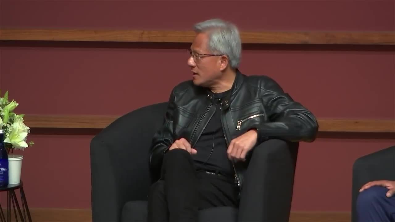 英伟达黄仁勋：AI 普及速度创历史之最，掌握 AI 工具是职场生存关键