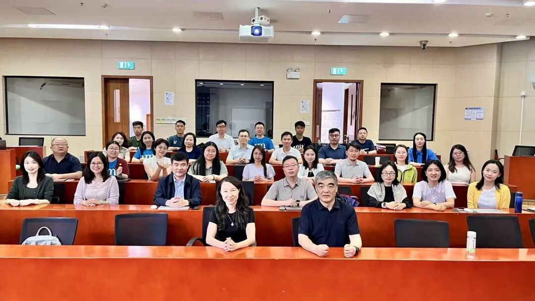 人在环路中，这不是一个人工智能教育应用的“道德安全带”，它应该转变为一种具体可执行的措施和可以落地的政策！