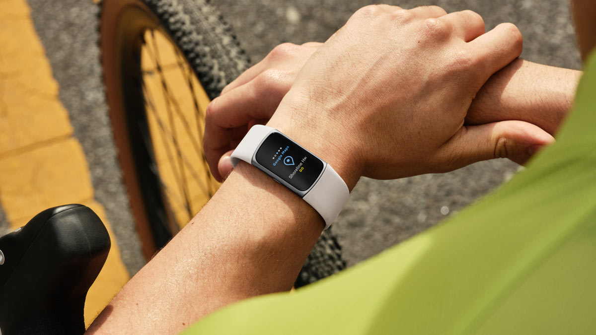 信息显示谷歌健康服务拟整合 Fitbit 软件业务，品牌去留成谜