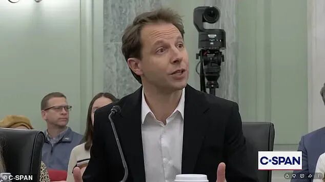 在听证会上，一段病毒式视频，被狂转200万次，教育科技真得这么不堪吗？