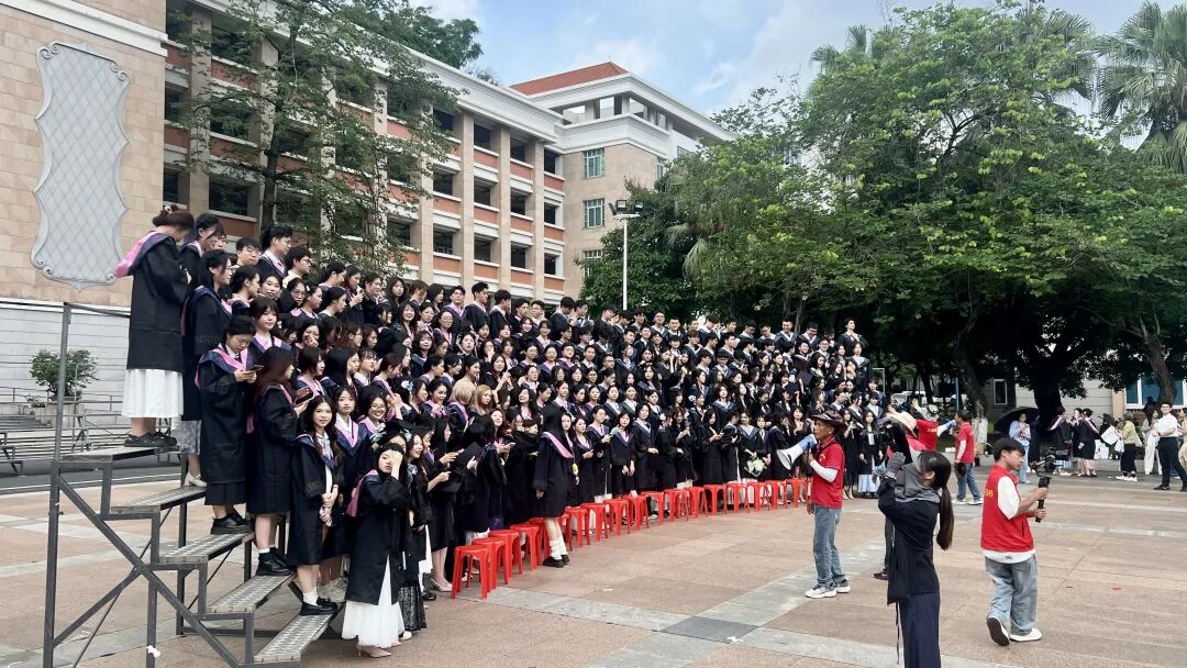 教育科技的百年执念，自动化学习与教学的神话，在人工智能教育应用中，我们如何去捍卫那些不可自动化的、本质上属于人的学习活动？