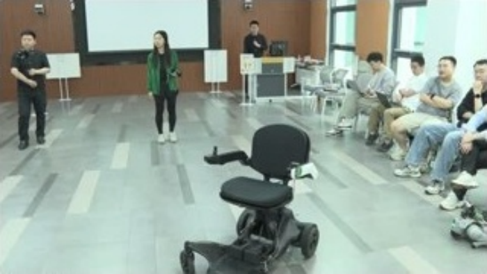 清华团队做了个具身智能大脑，有点东西！
