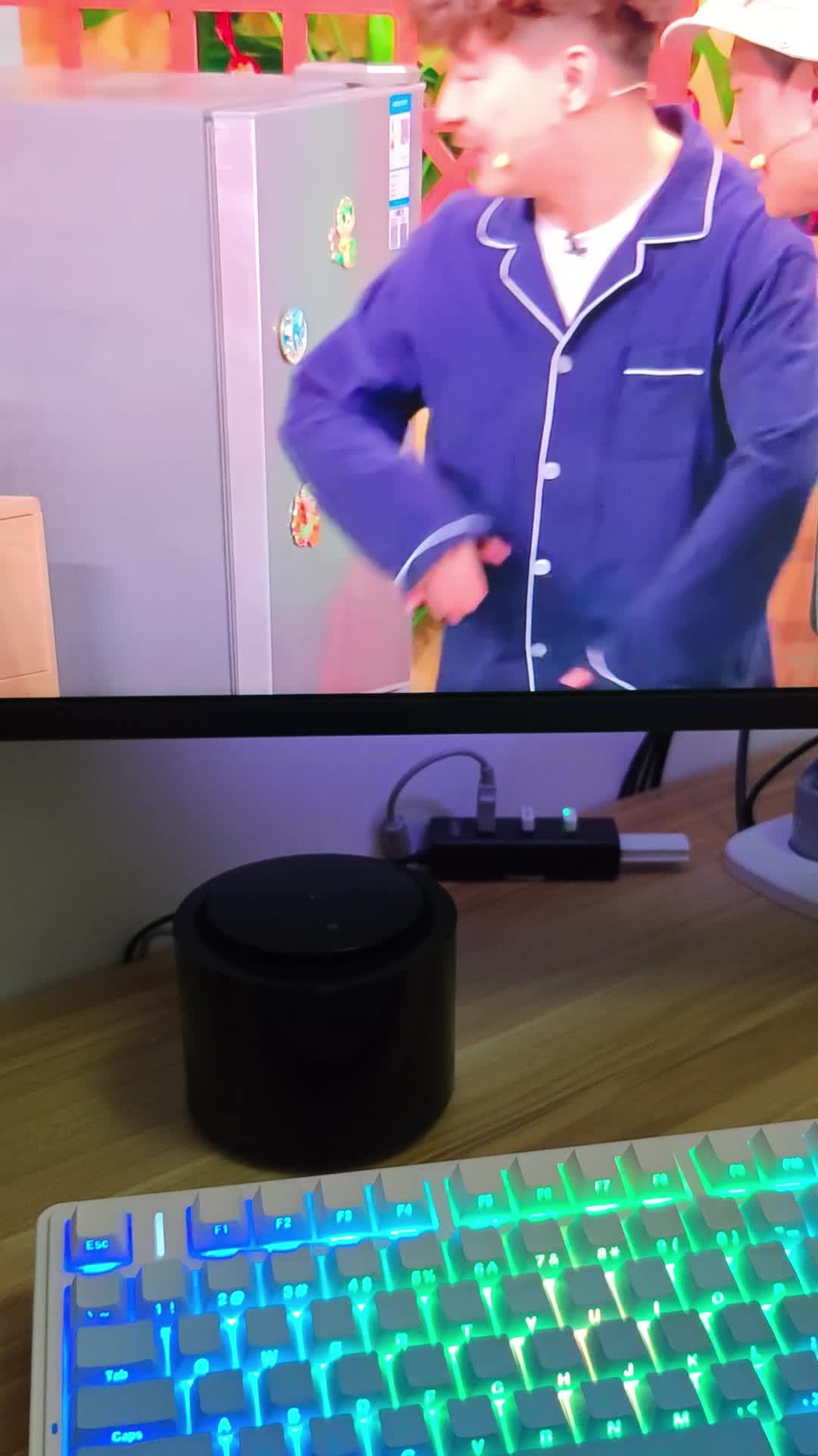 苹果发布会视频细节曝光：提及 Siri 的地方会切掉部分频率，以防观众附近设备误唤醒