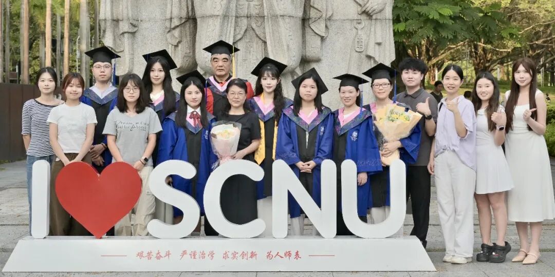 人工智能与大学的未来，一个来自英国的报告，整本报告围绕三个主轴展开：AI素养的建设、AI赋能的转型、以及人类智能的再定义
