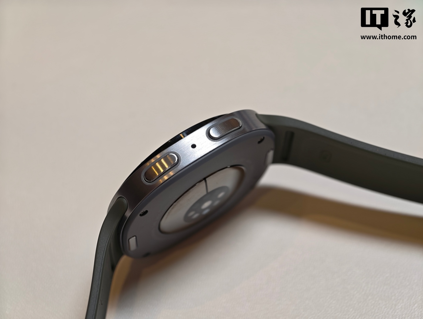 三星 Galaxy Watch 9/Ultra2 手表现场实拍：精致轻盈，坚固奢华