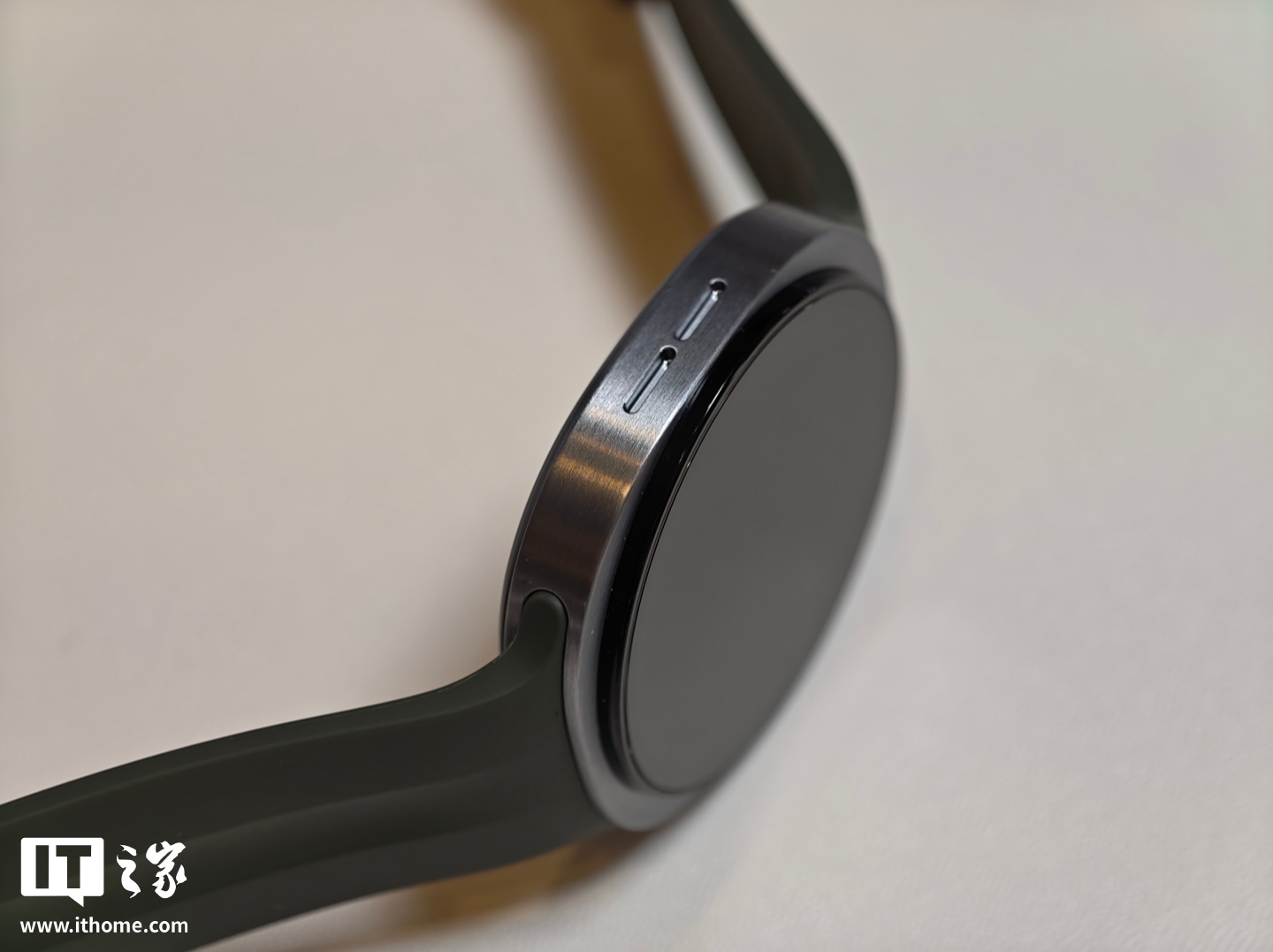 三星 Galaxy Watch 9/Ultra2 手表现场实拍：精致轻盈，坚固奢华