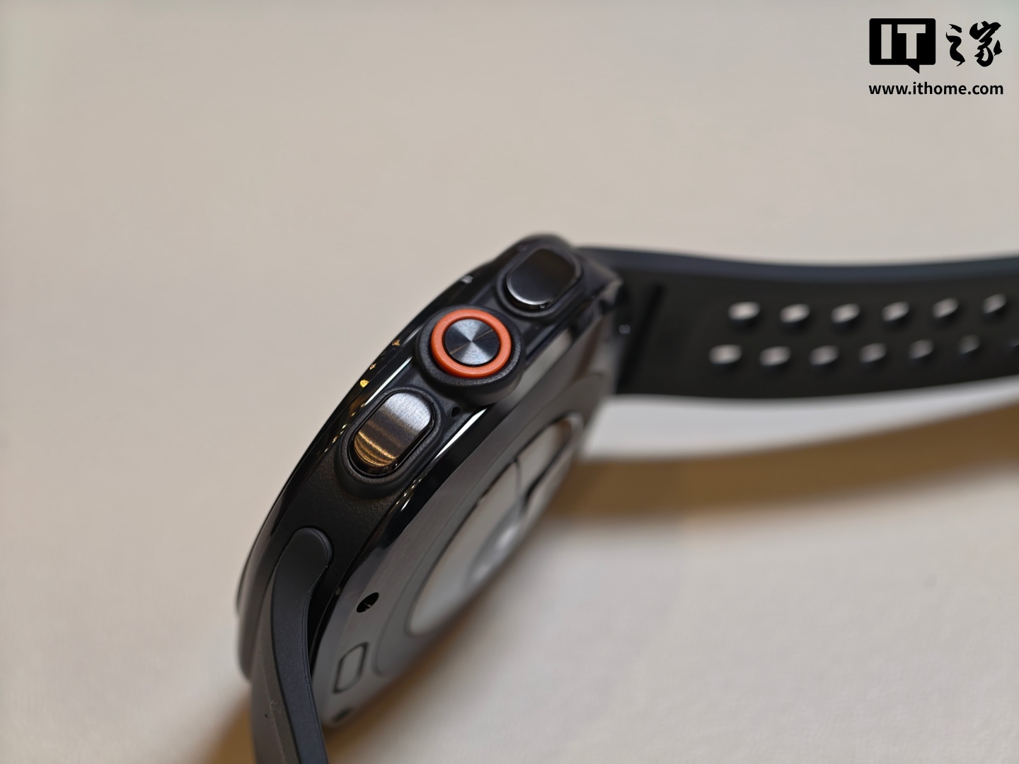 三星 Galaxy Watch 9/Ultra2 手表现场实拍：精致轻盈，坚固奢华