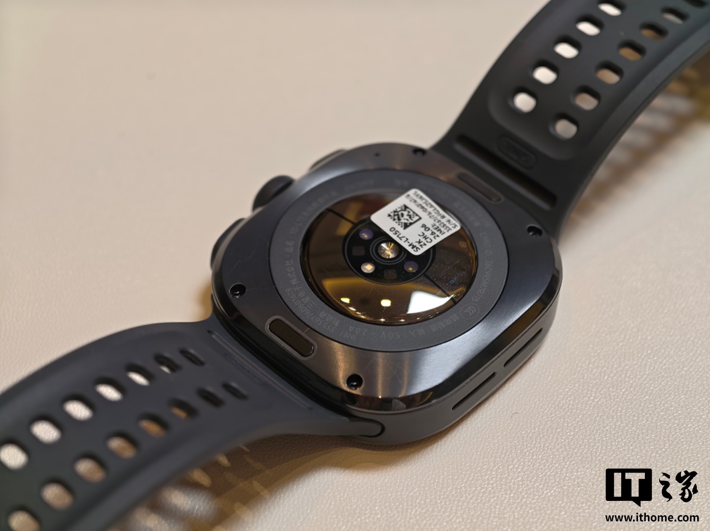 三星 Galaxy Watch 9/Ultra2 手表现场实拍：精致轻盈，坚固奢华